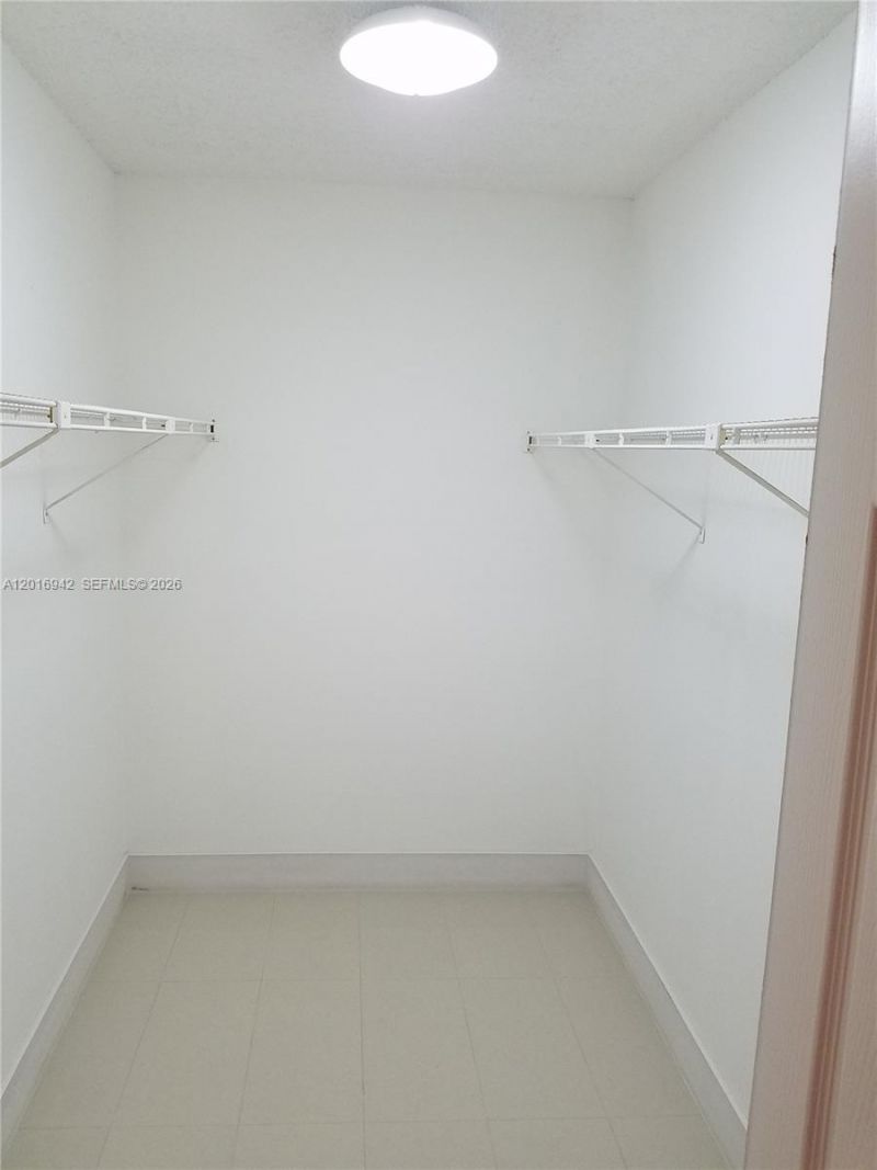 220 Lakeview Dr, Unit 206, Weston, FL 33326 Photo