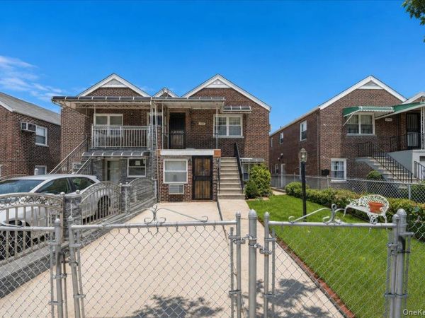 2563 Laconia Avenue , Bronx, NY 10469