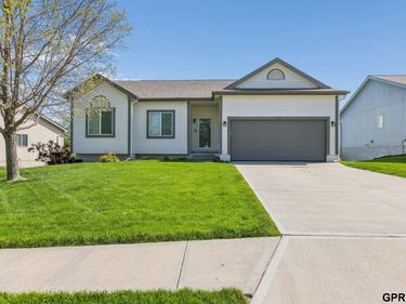 20715 Locust Street, Gretna, NE 68028