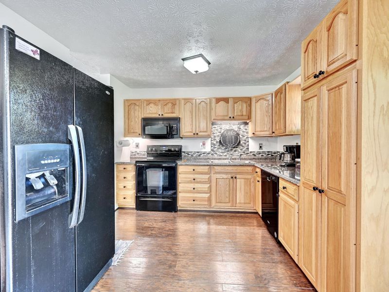 355 Merravay Drive, Florence, KY 41042 Photo 9