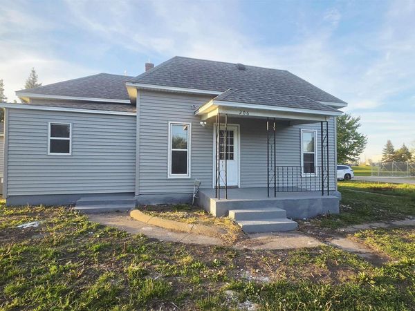 206 E Perry Street, Jefferson, IA 50129