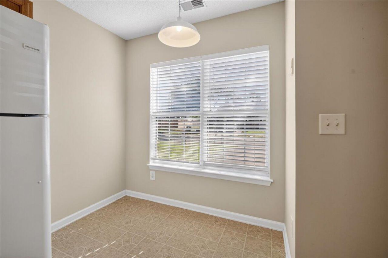 7360 Suncatcher Drive Photo 10