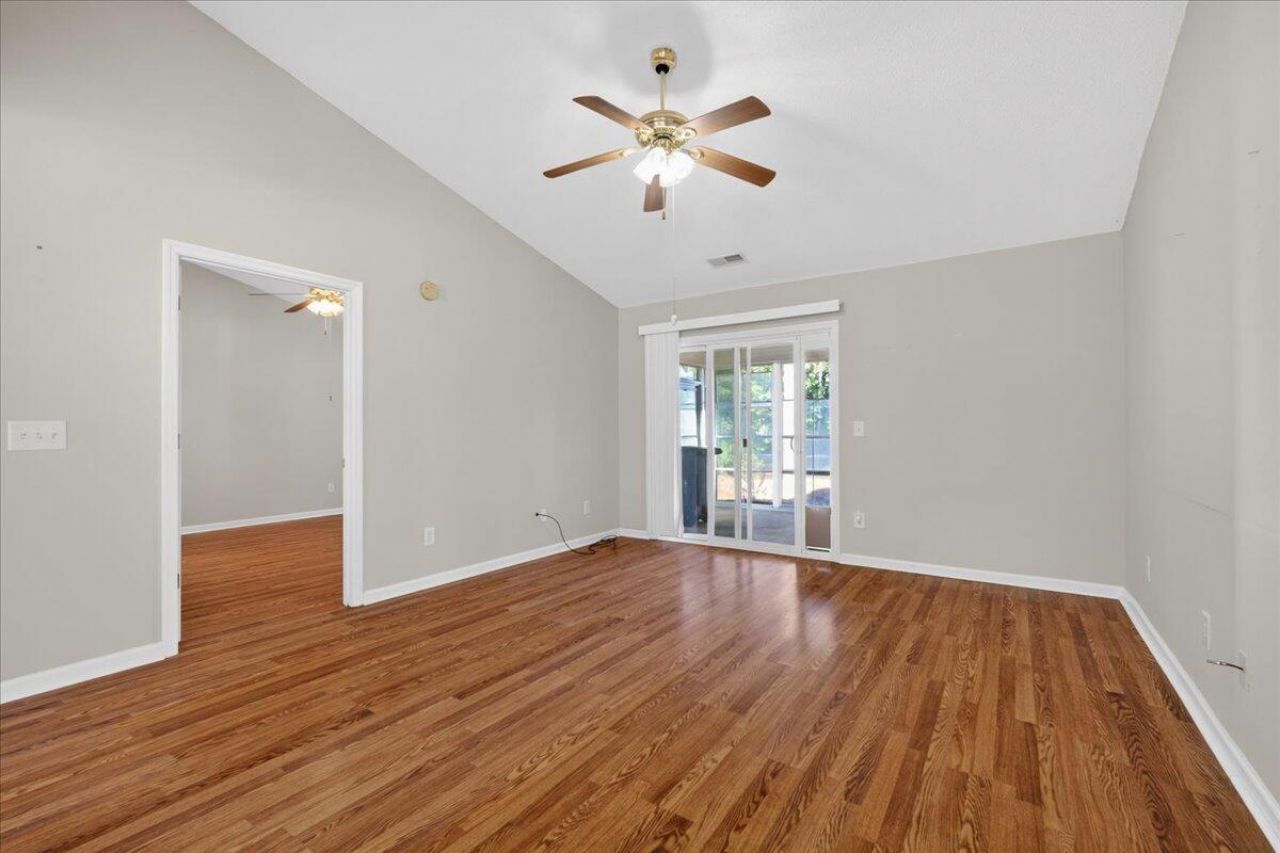 7360 Suncatcher Drive Photo 18