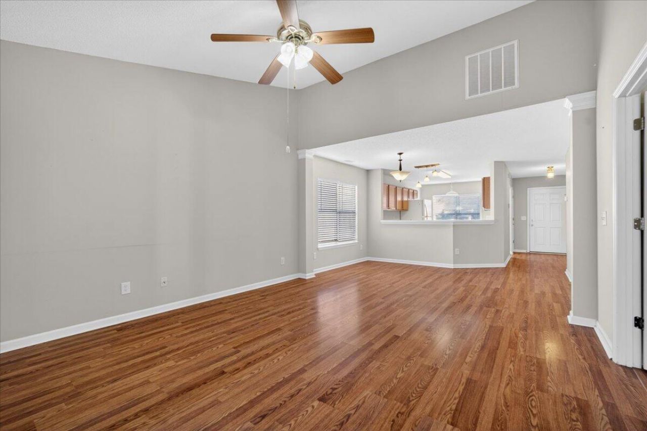 7360 Suncatcher Drive Photo 19