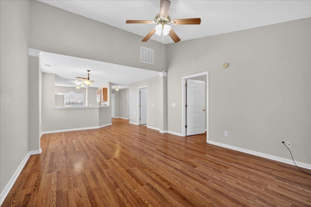 7360 Suncatcher Drive Photo 20