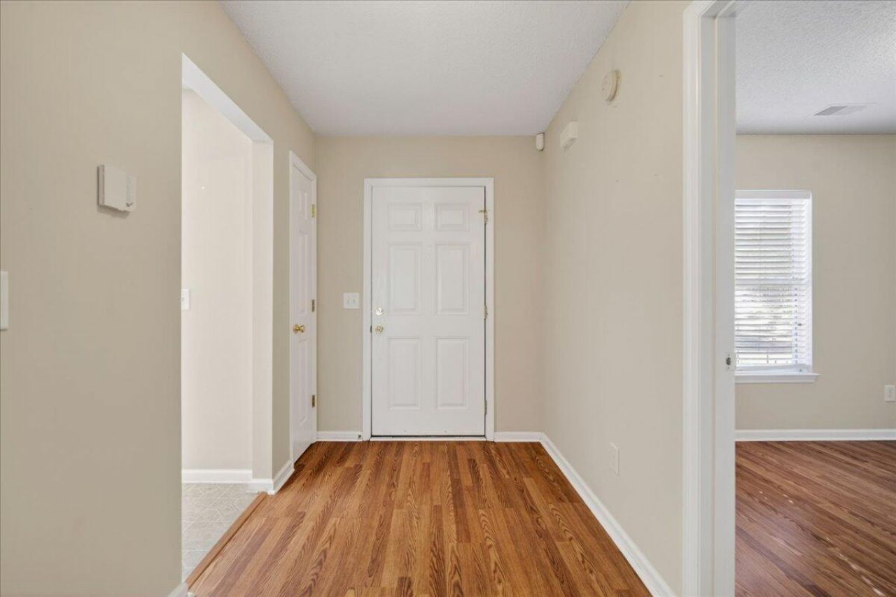 7360 Suncatcher Drive Photo 4