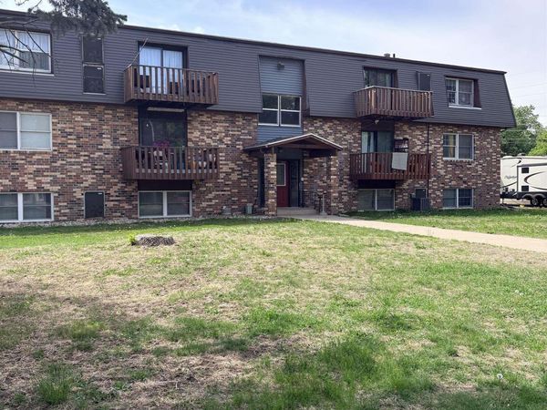 710 GEISINGER RD, Unit 7, Storm Lake, IA 50588