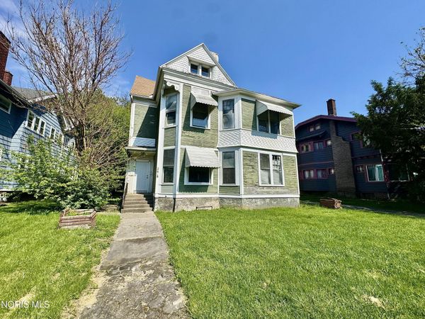 2618 Collingwood Boulevard , Toledo, OH 43610