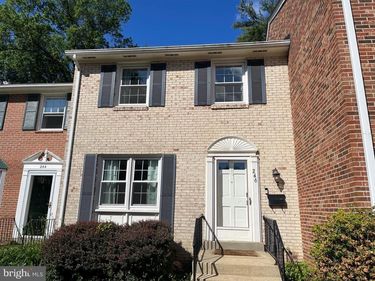 246 COMMONS DRIVE NW , VIENNA, VA 22180