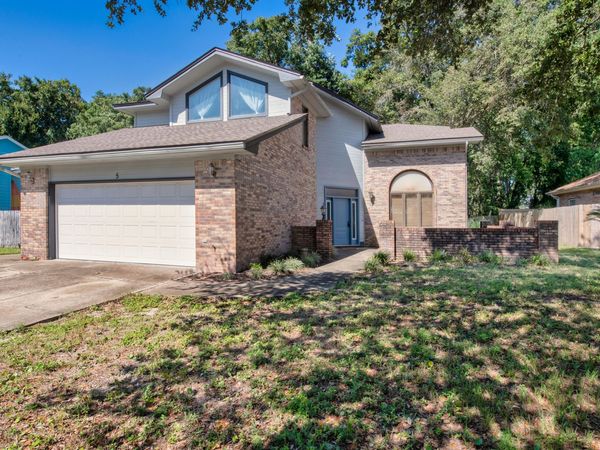 5 Calle Rio, Mary Esther, FL 32569