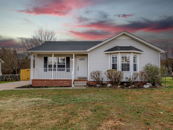2403 Willow Dr , Murfreesboro, TN 37127