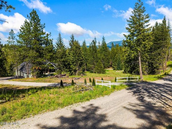 261 Hawkwind Trail, Cocolalla, ID 83813