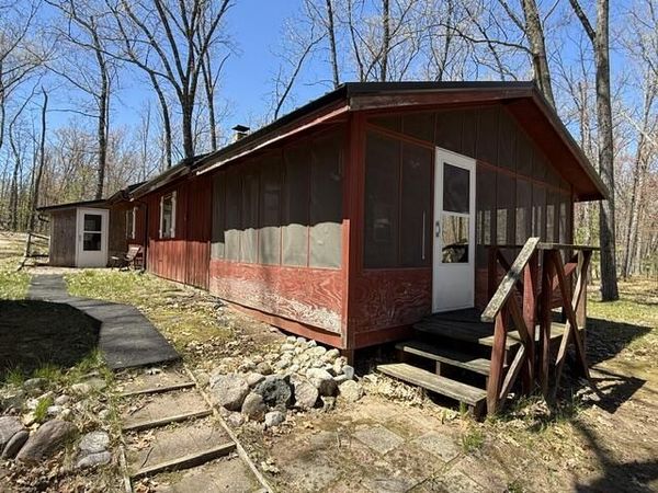 9826 S Orchid Avenue, Baldwin, MI 49304
