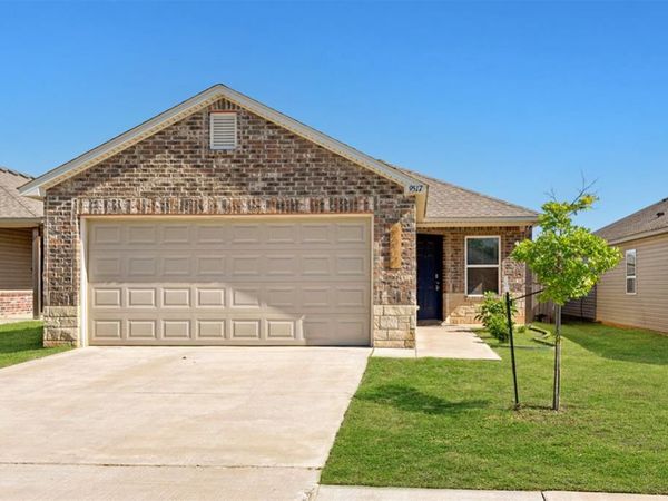 9517 NW 116th Court, Yukon, OK 73099