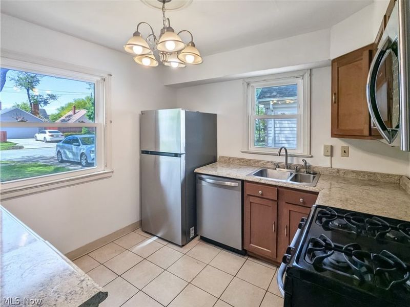 4135 Eastway Road, Cleveland, OH 44121 Photo 10