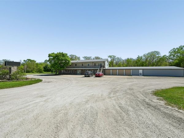 520 Franklin Street, Center Point, IA 52213