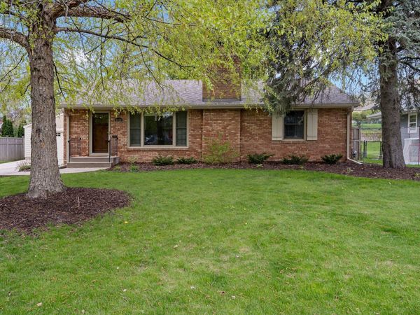 5928 Chowen Avenue S, Edina, MN 55410