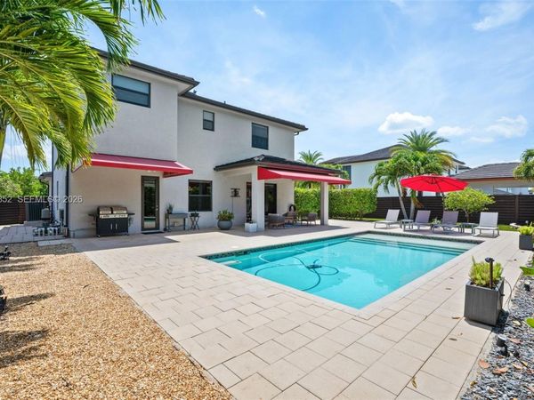 8915 NW 161st Ter , Miami Lakes, FL 33018