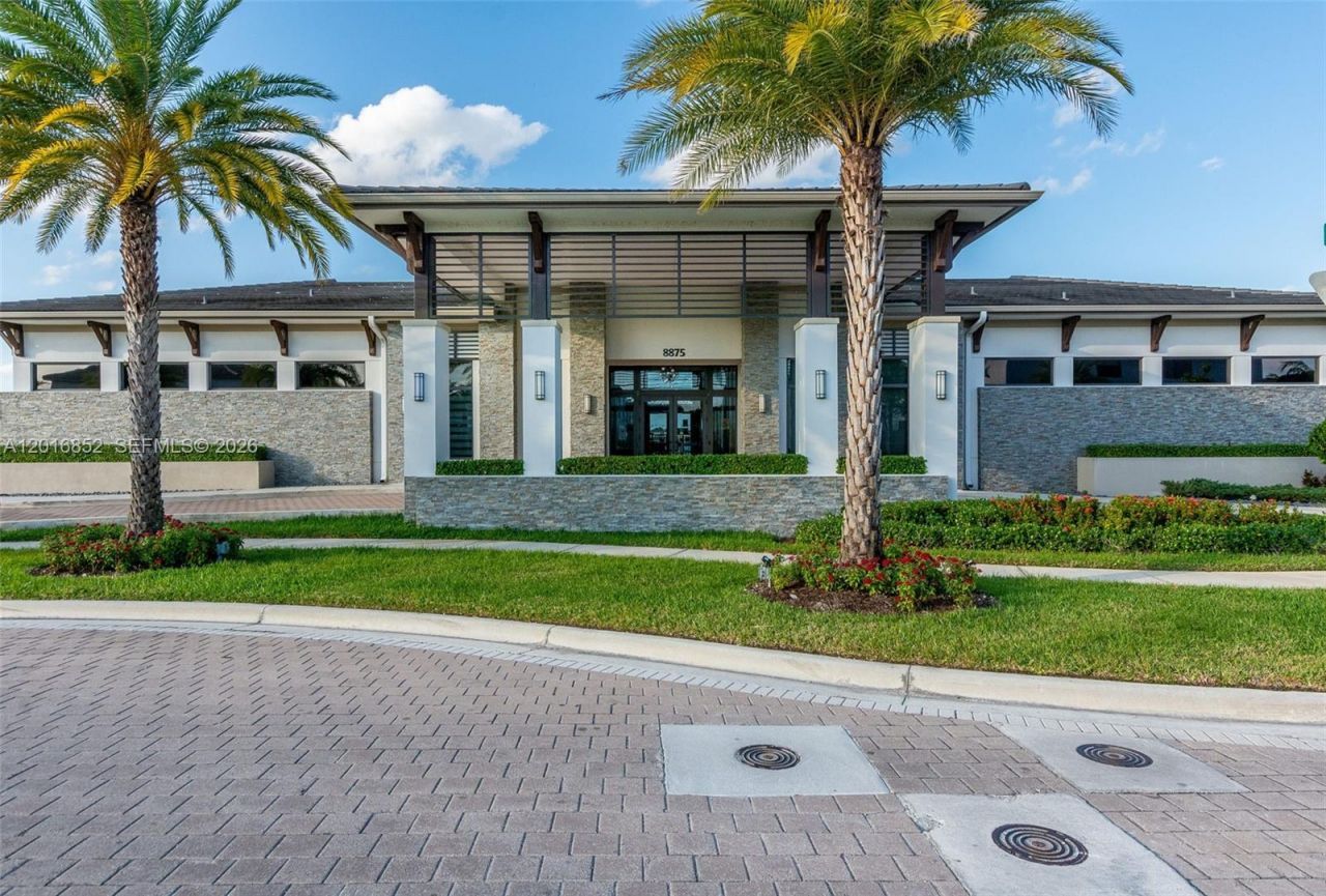 8915 NW 161st Ter , Miami Lakes, FL 33018 Photo