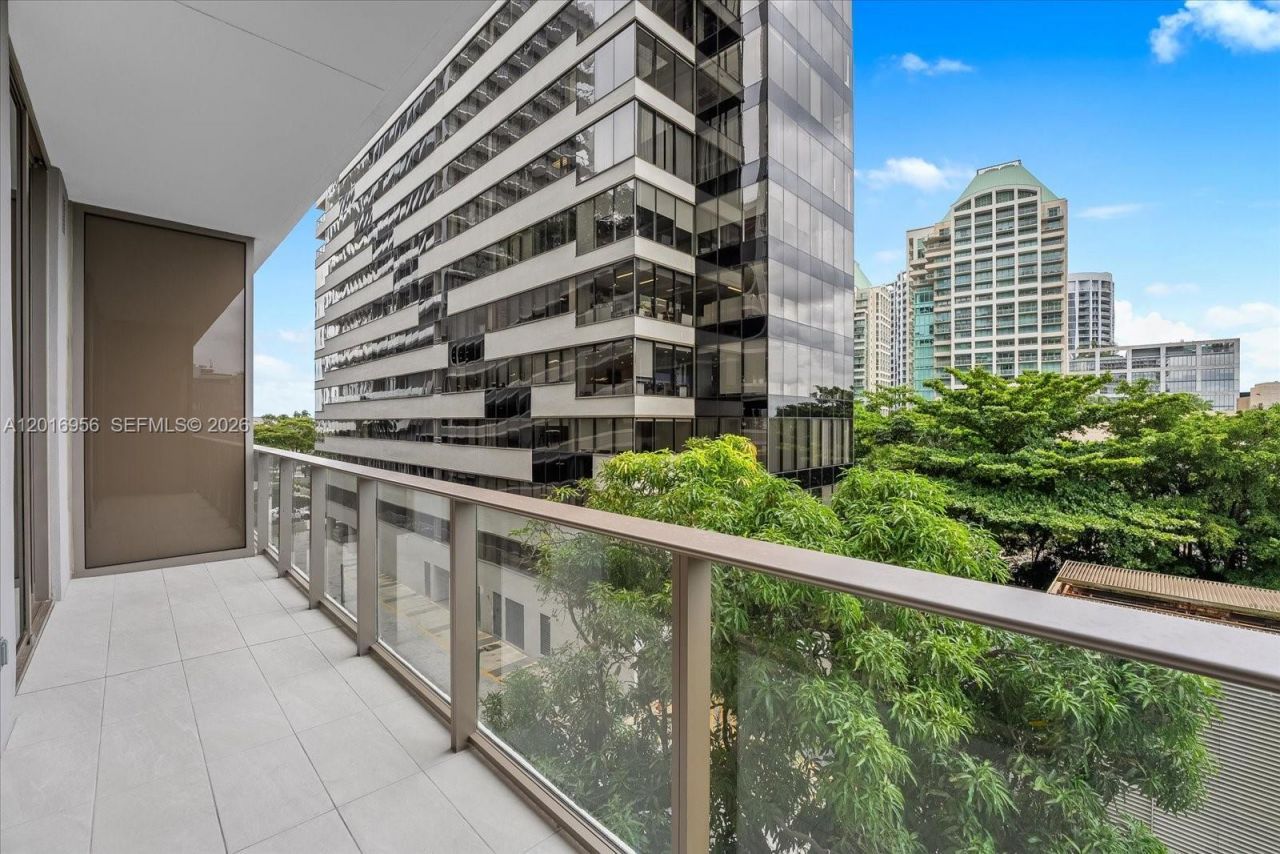 2678 Tigertail Ave, Unit 315, Miami, FL 33133 Photo
