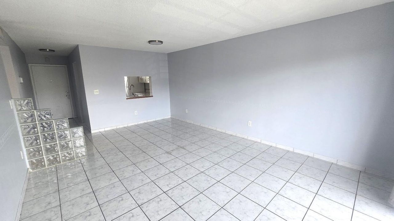 2800 NW 56th Avenue, Unit G406, Lauderhill, FL 33313 Photo