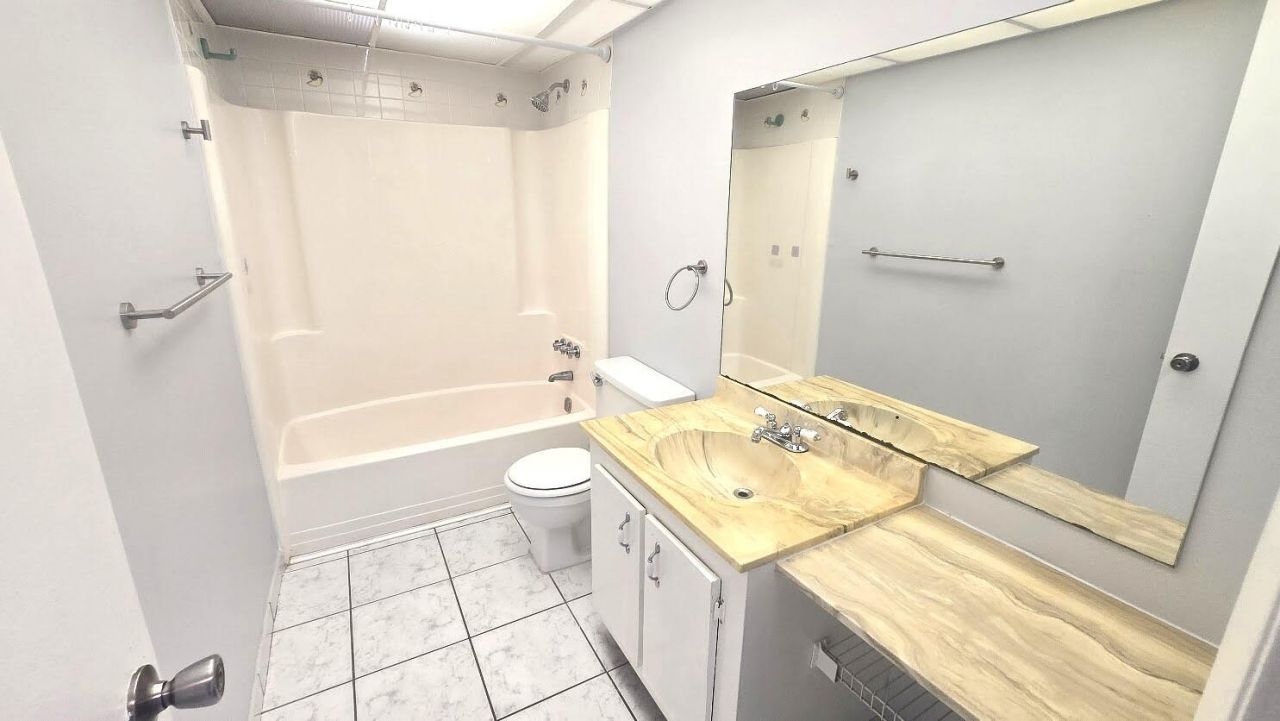 2800 NW 56th Avenue, Unit G406, Lauderhill, FL 33313 Photo