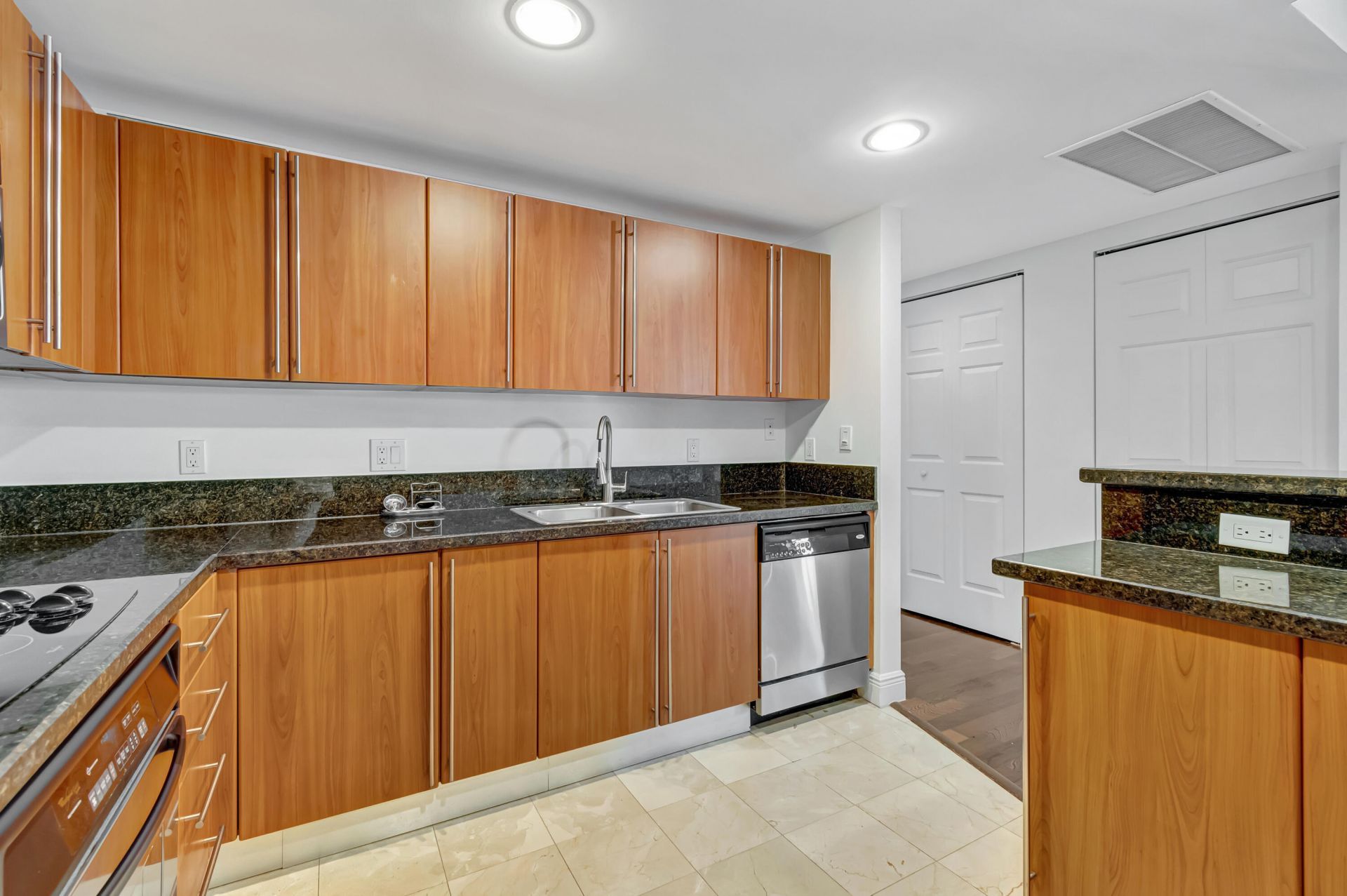 610 Clematis Street, Unit 833, West Palm Beach, FL 33401 Photo