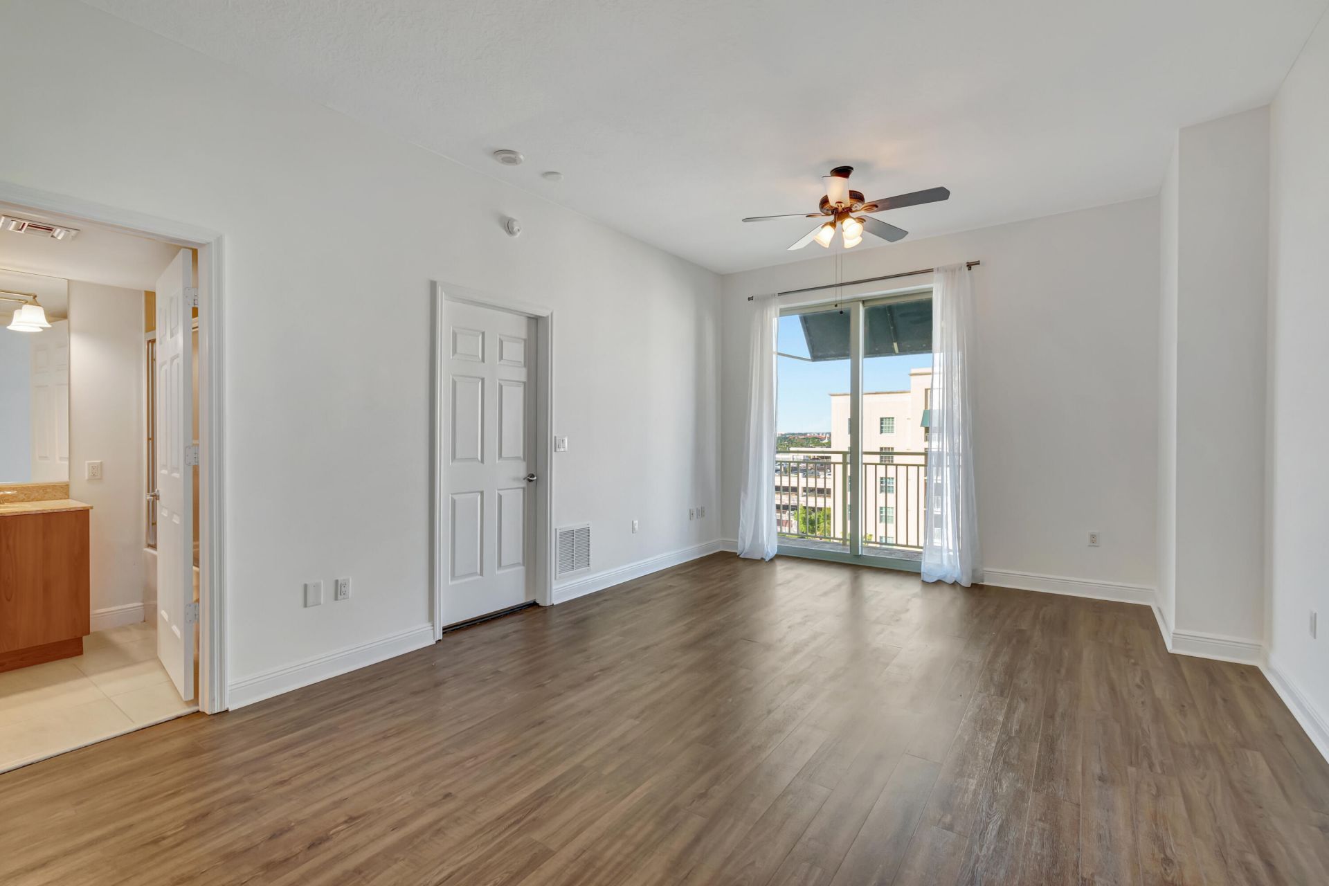 610 Clematis Street, Unit 833, West Palm Beach, FL 33401 Photo