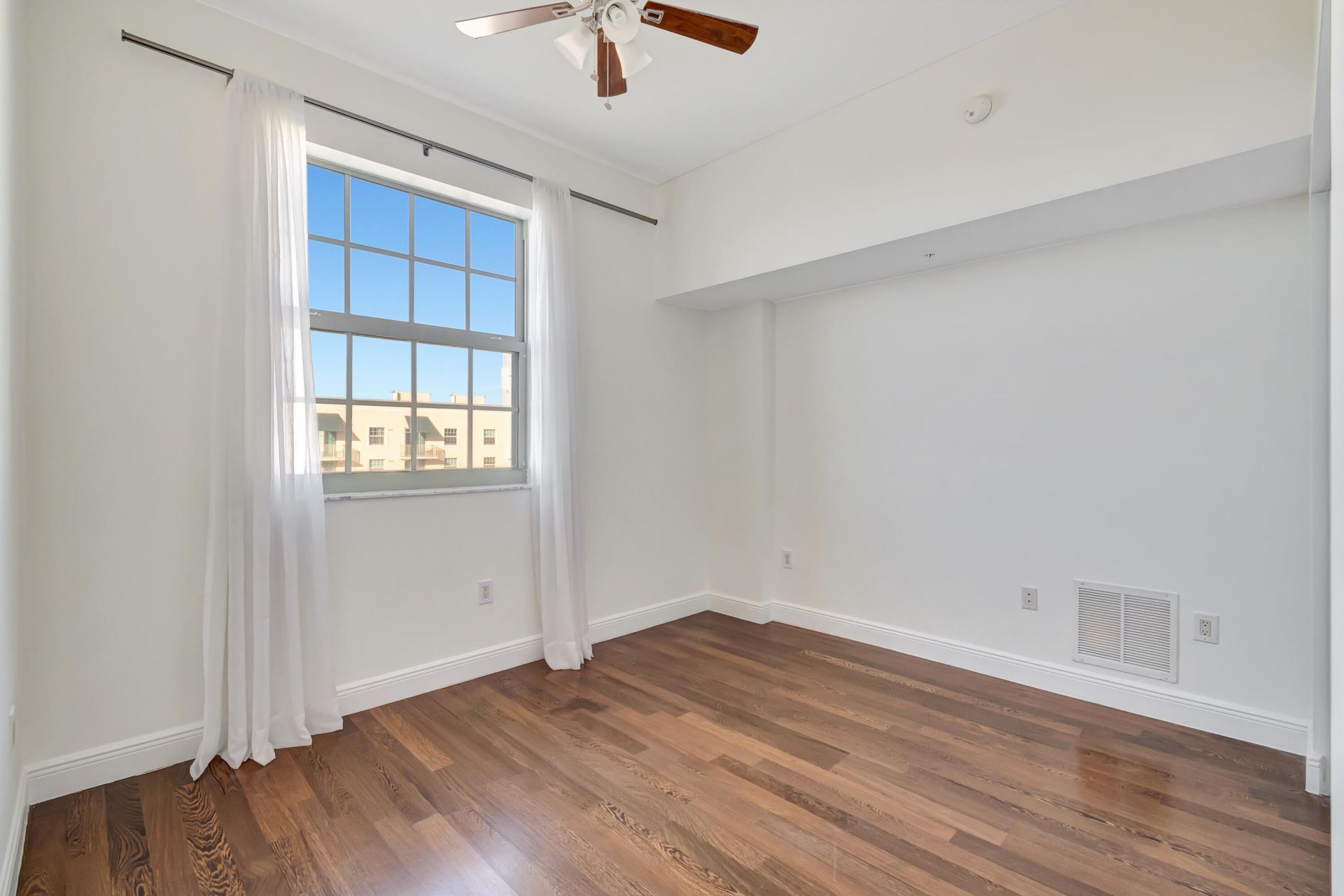 610 Clematis Street, Unit 833, West Palm Beach, FL 33401 Photo