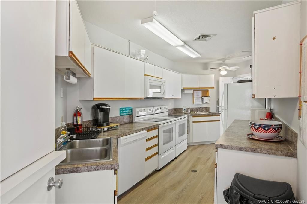 175 SE Saint Lucie Boulevard, Unit H-186, Stuart, FL 34996 Photo
