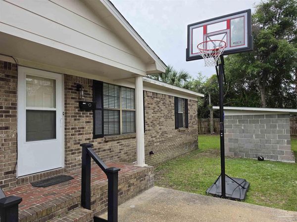 1011 N Dr Martin Luther King Jr Dr, Unit B, Pensacola, FL 32501