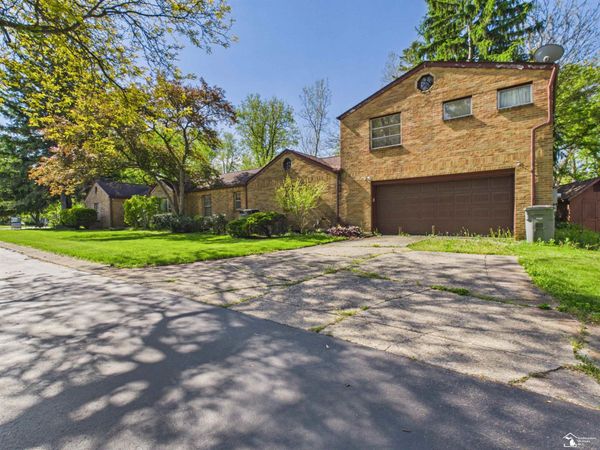 7211 Wildhaven Park Road, Lambertville, MI 48144