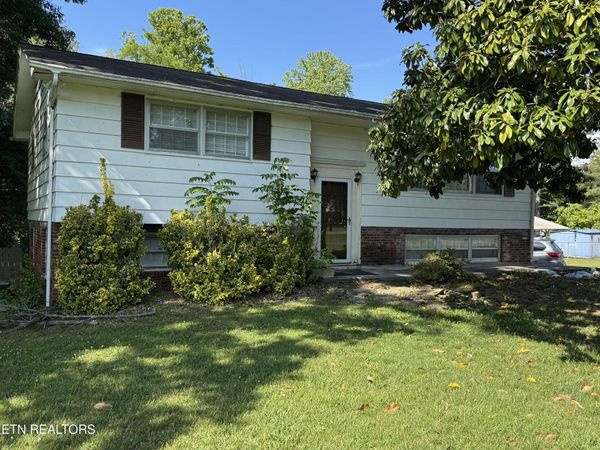 8705 Dolph Drive, Knoxville, TN 37931