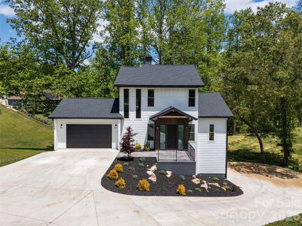 24 Copper Mill Court , Candler, NC 28715