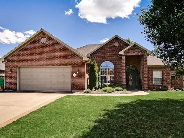 113 Skinner Street , Centerton, AR 72719
