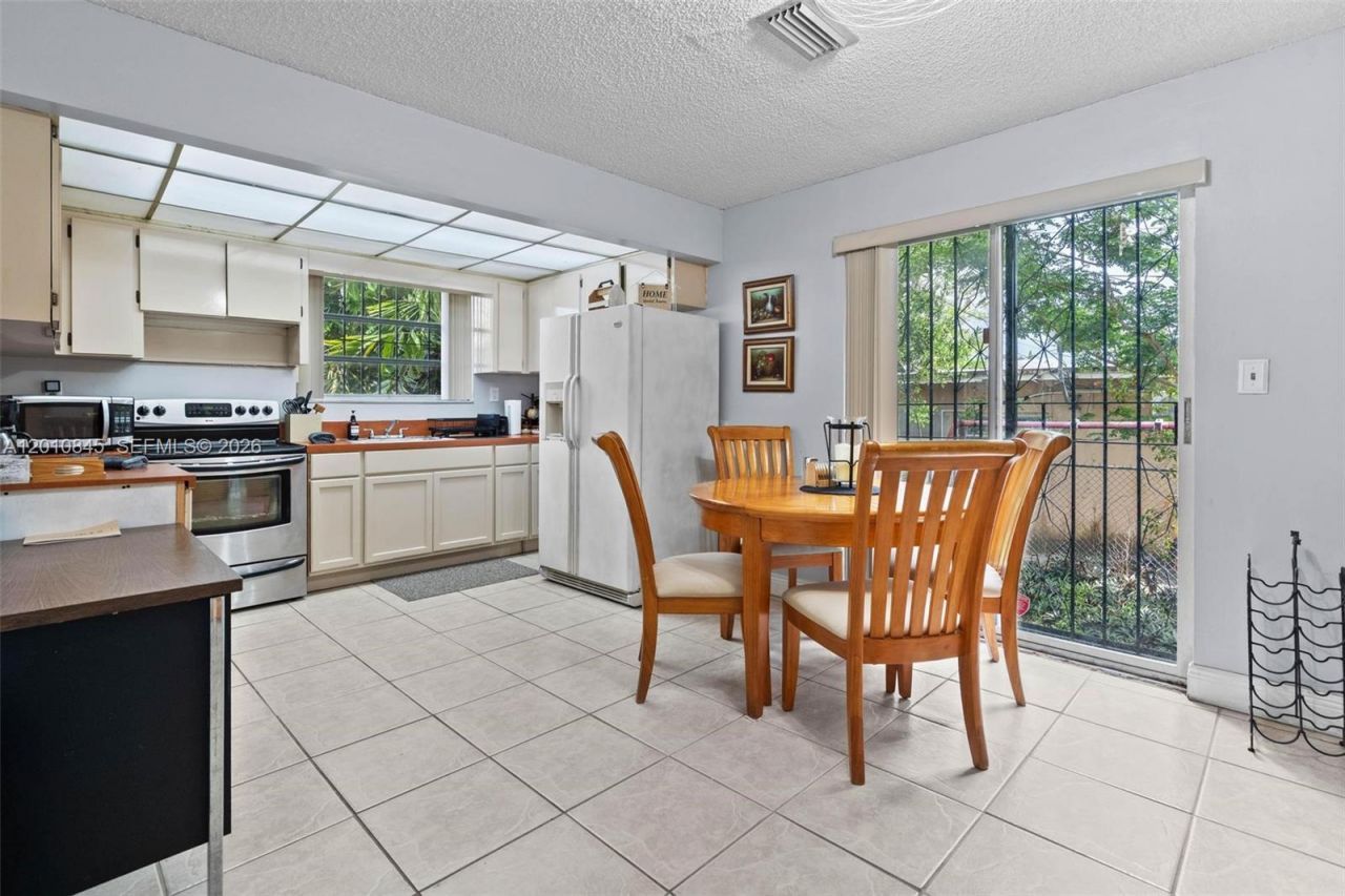 1712 SW 13th St , Miami, FL 33145 Photo