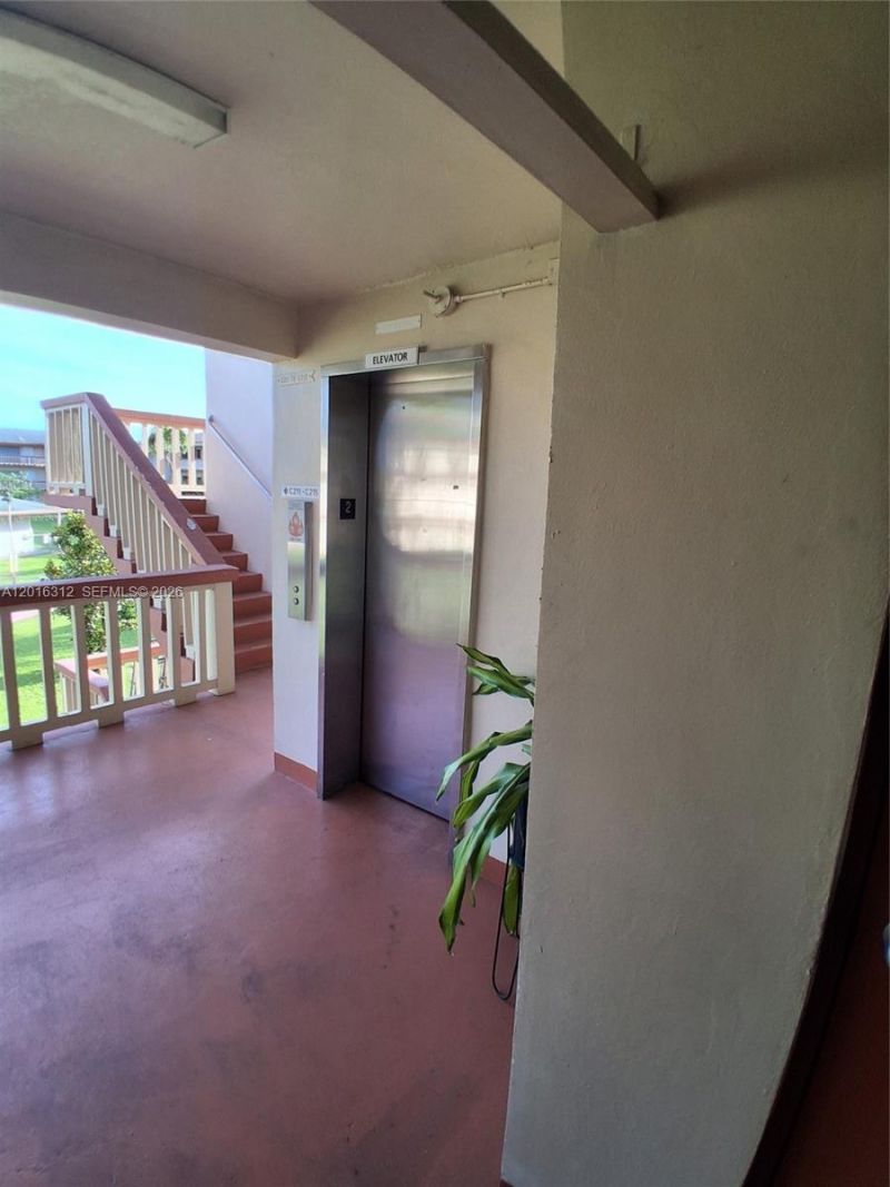 5300 Washington St, Unit C212, Hollywood, FL 33021 Photo