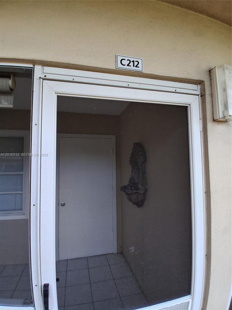 5300 Washington St, Unit C212, Hollywood, FL 33021 Photo
