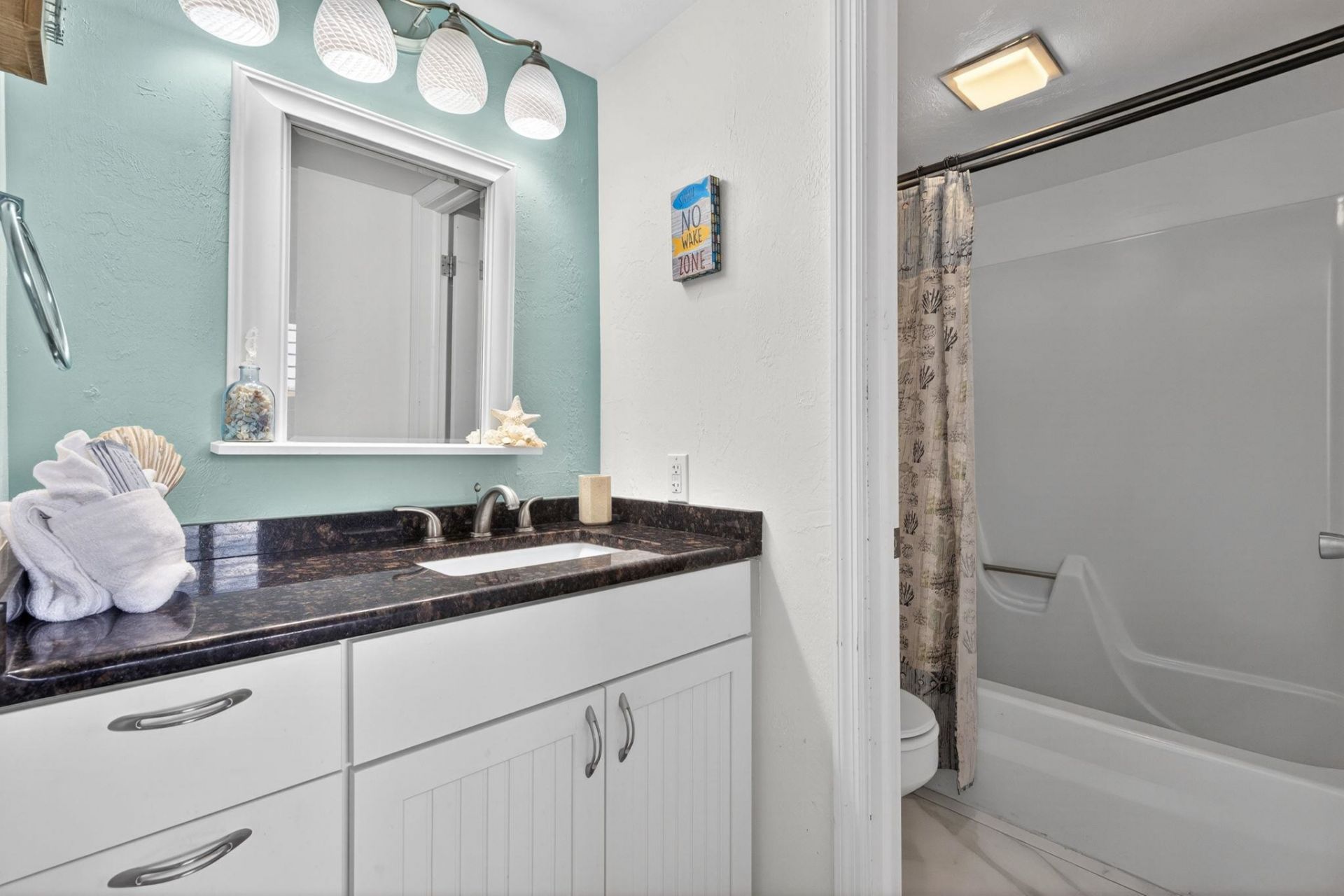 1250 Tennisplace Ct, Unit D33, Sanibel, FL 33957 Photo