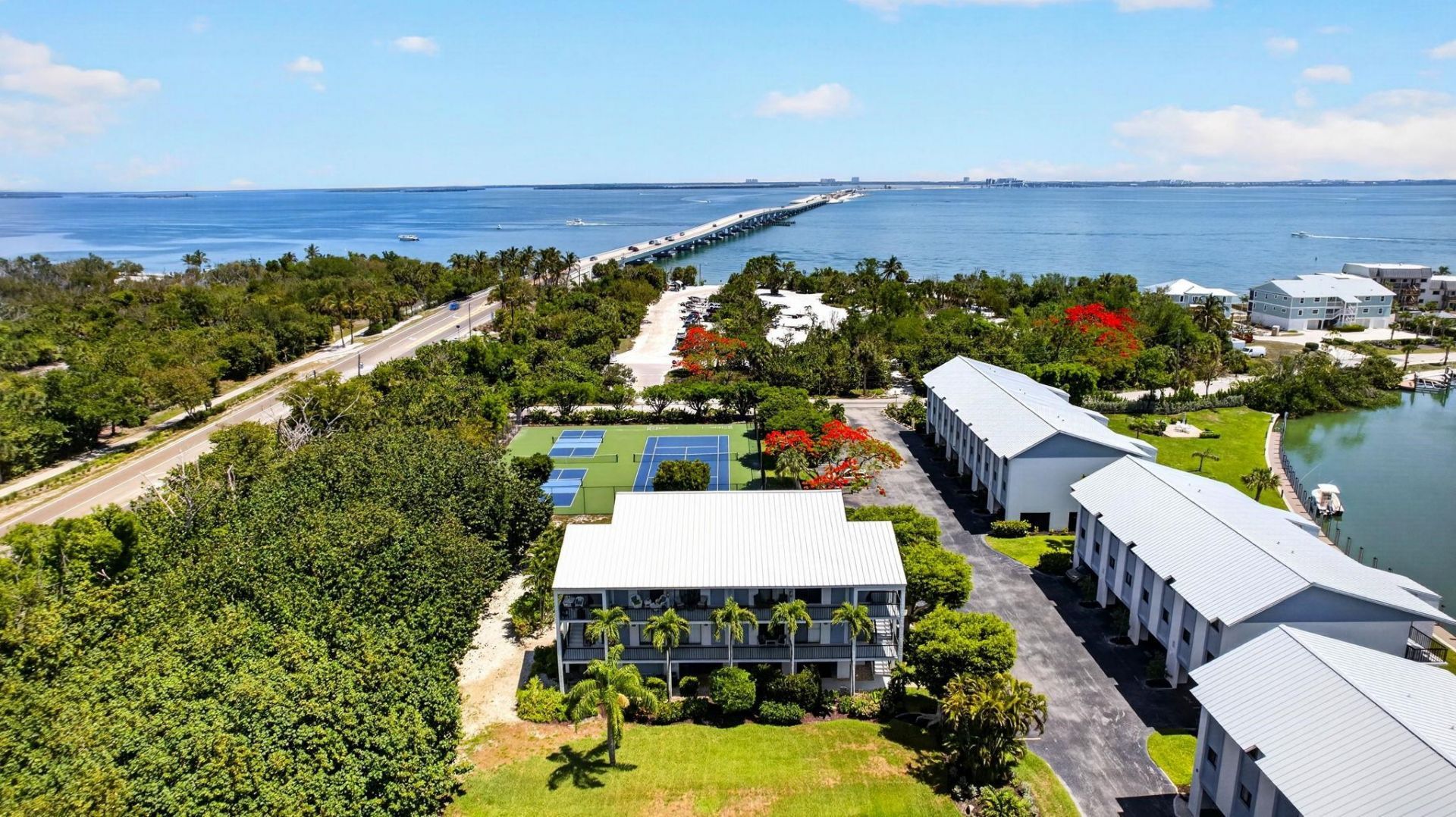 1250 Tennisplace Ct, Unit D33, Sanibel, FL 33957 Photo