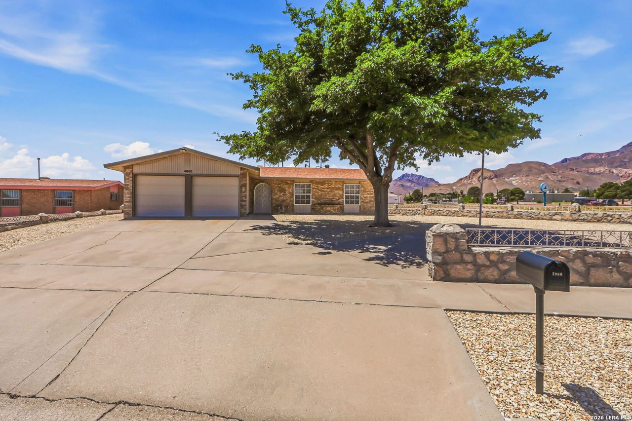 4800 Trojan Dr, El Paso, TX 79924 Main Photo