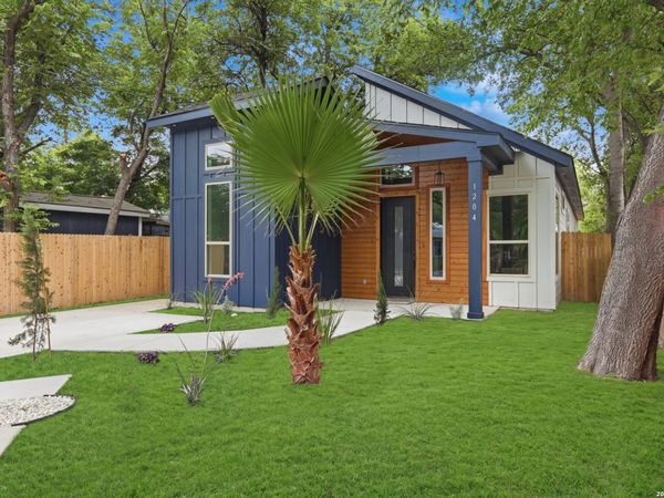1204 CENTER ST, San Antonio, TX 78202