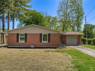 2434 Barnett Drive, Bellbrook, OH 45305
