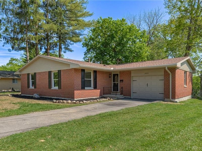2434 Barnett Drive, Bellbrook, OH 45305 Photo 2