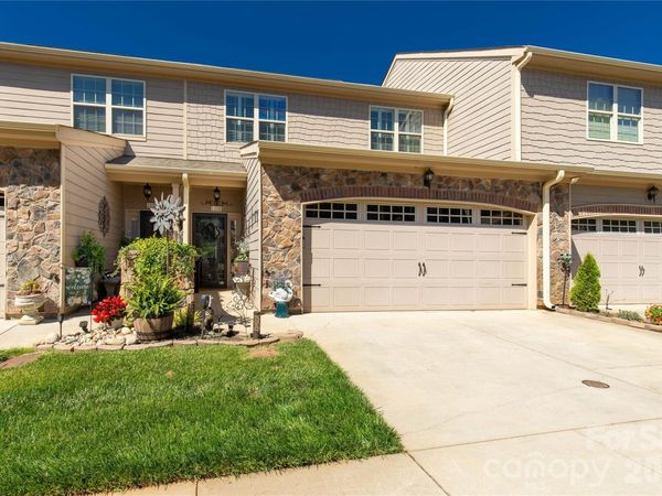 1108 Stuarts Landing Drive, Cramerton, NC 28032