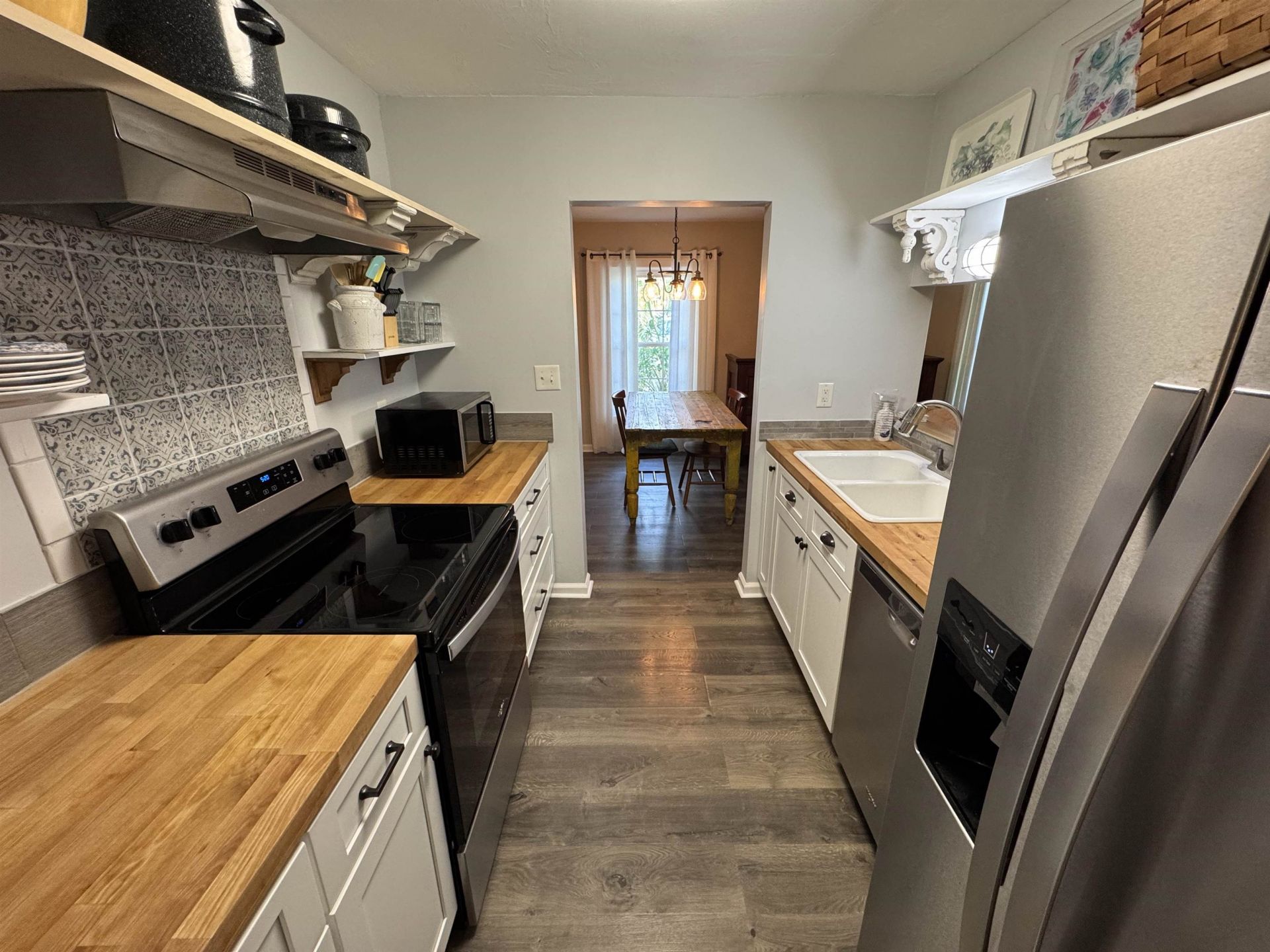301 Stratford Pl. Photo 12