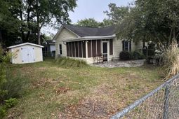 301 Stratford Pl. photo 4
