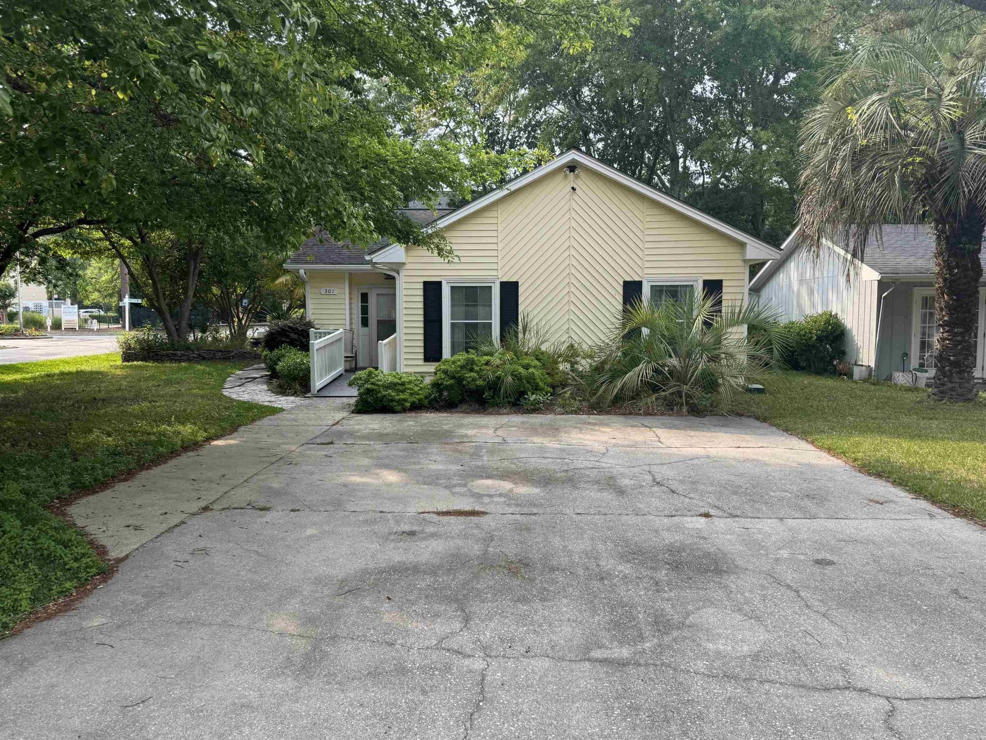 301 Stratford Pl. Photo 39