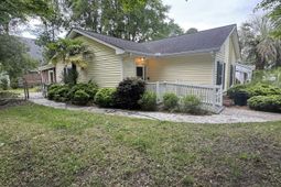 301 Stratford Pl. photo 4