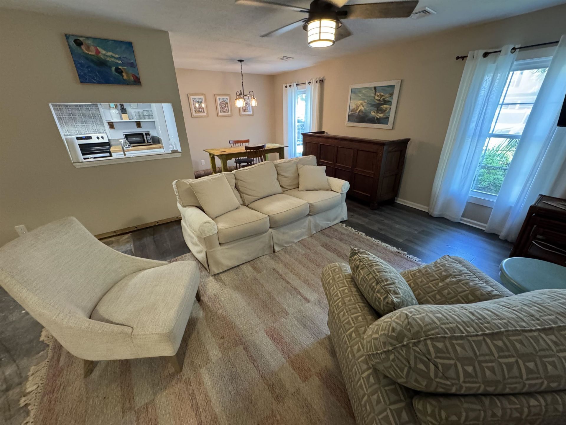 301 Stratford Pl. Photo 9